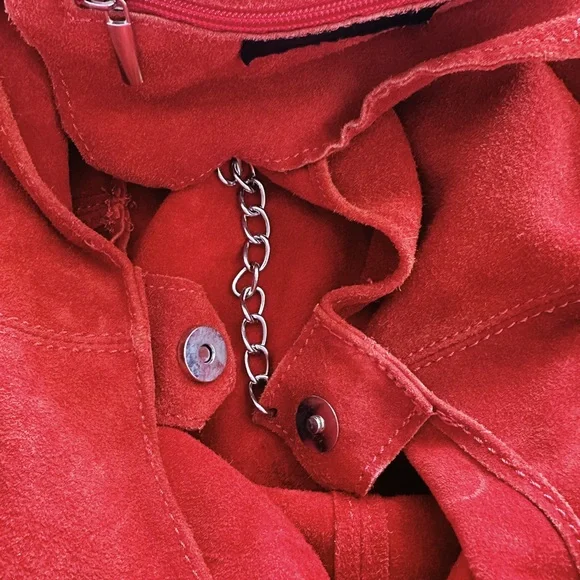 Classic Red Suede Shoulder Tote - Picture 4 of 4